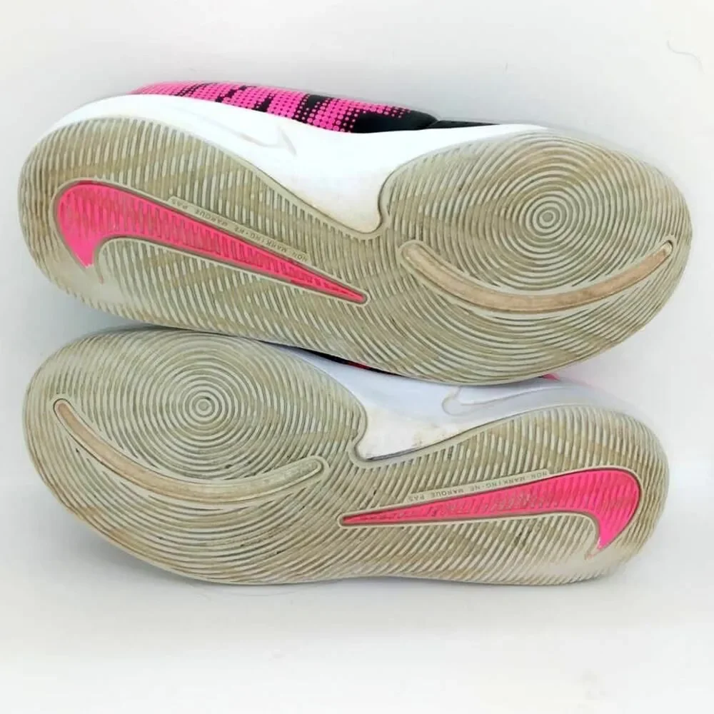 Nike Team Hustle Quick 2 Girls Black & Pink Sneakers - Size 4.5